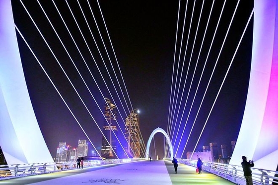 Rainbow Crossing Pedestrian Overpass Bridge Cable Stayed Self Anchored Railway Suspension