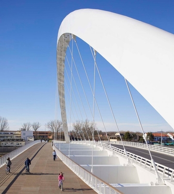 Precast Painted Steel Structural Bridge Q355 Tied Arch Crossing Pedestrian